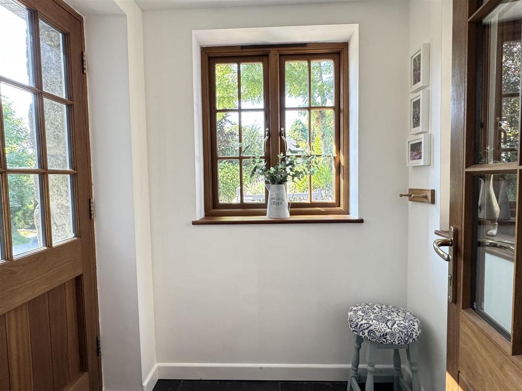 Entrance Porch: