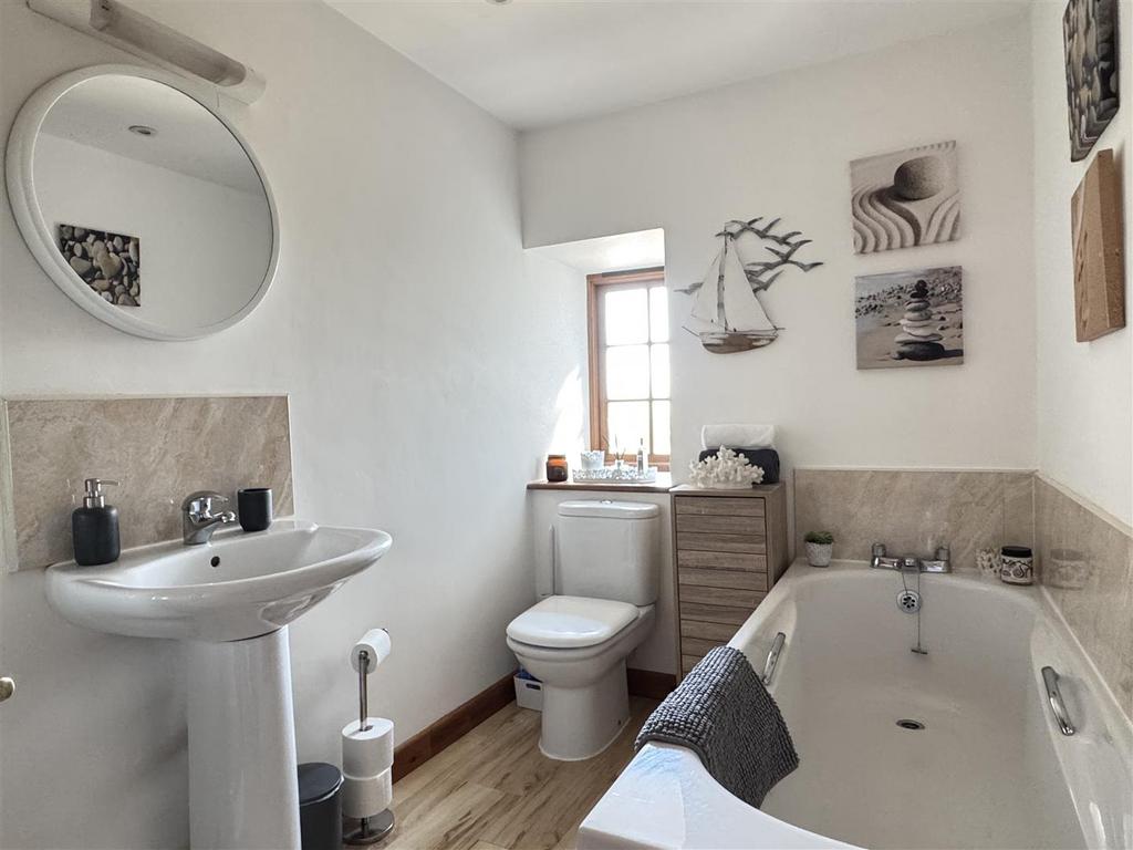 Family Bathroom: