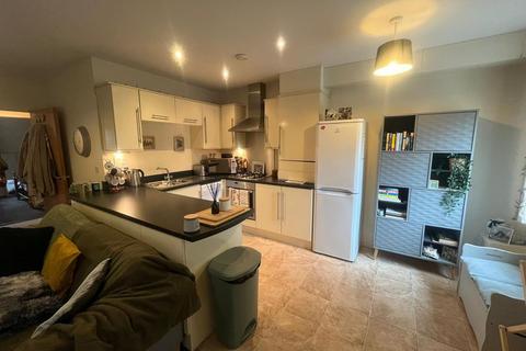 2 bedroom flat for sale, Moorlands Edge, Huddersfield HD3