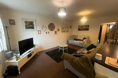 2 bedroom flat for sale, Moorlands Edge, Huddersfield HD3