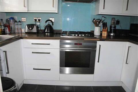 2 bedroom end of terrace house to rent, Walnut Avenue, Baldock