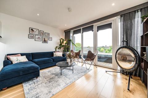 2 bedroom flat for sale, Holman Drive, Southall UB2