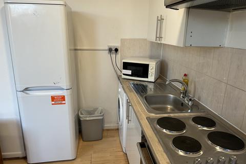 2 bedroom flat to rent, Leinster Terrace, London W2