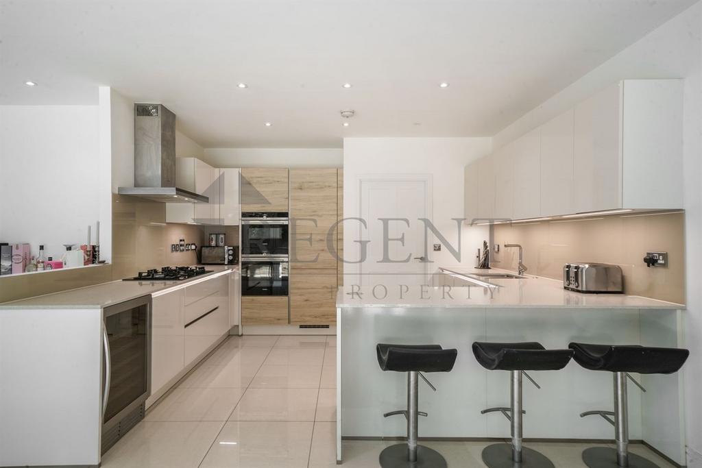 House in London - View 5