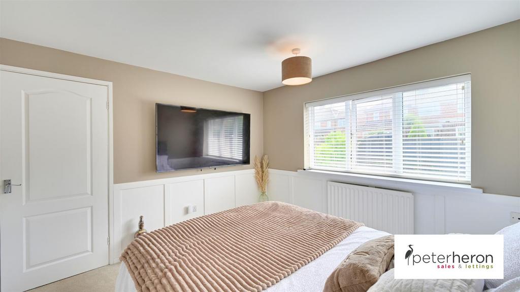 Bedroom 2 (rear)