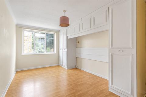 2 bedroom apartment for sale, Robin Way, Staines-upon-Thames, Surrey, TW18