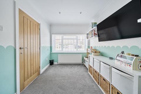 3 Bellamy Close, Uxbridge, UB10 8SJ