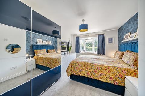 3 Bellamy Close, Uxbridge, UB10 8SJ