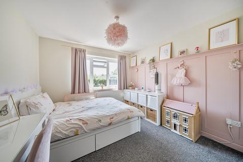 3 Bellamy Close, Uxbridge, UB10 8SJ