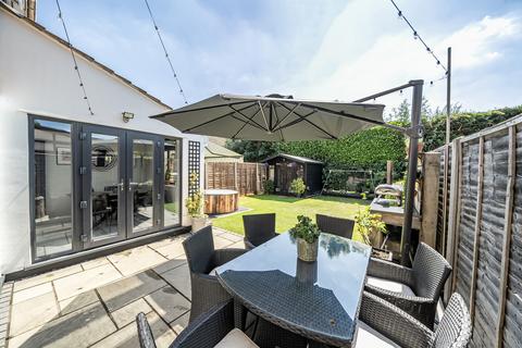 3 Bellamy Close, Uxbridge, UB10 8SJ