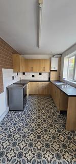 3 bedroom terraced house to rent, North Farm Road, Leeds LS9