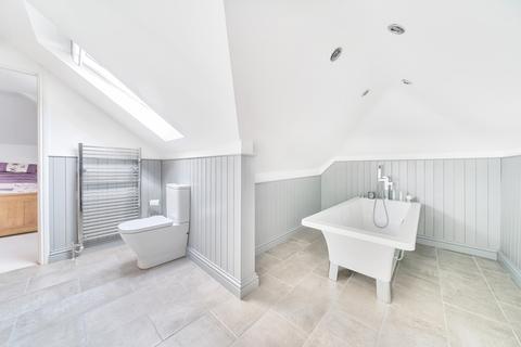 2 Birch Grove, Cobham, KT11 2HR