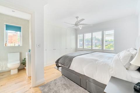 2 Birch Grove, Cobham, KT11 2HR