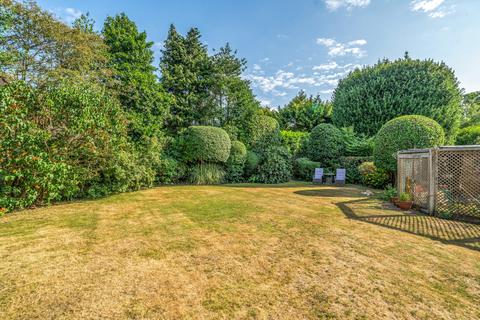 2 Birch Grove, Cobham, KT11 2HR