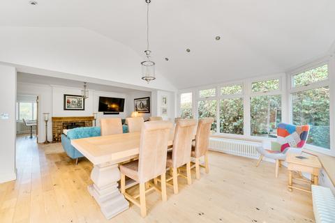 2 Birch Grove, Cobham, KT11 2HR