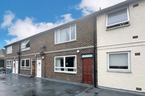2 bedroom flat for sale, Flat 4 Ruskin House, Selsdon Road, South Croydon, Surrey, CR2 6PW