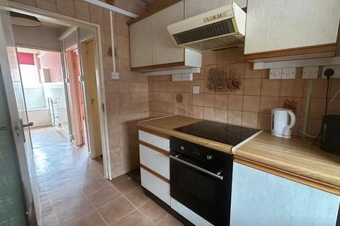 2 bedroom flat for sale, Flat 4 Ruskin House, Selsdon Road, South Croydon, Surrey, CR2 6PW