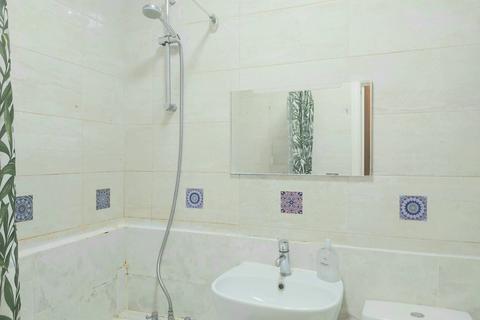 1 bedroom in a house share to rent, Thornthon Heath CR7