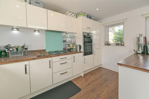 4 bedroom detached house for sale, Abacus Drive, Oakgrove, MK10