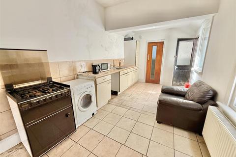 undefined, London Road, Luton, LU1 3UQ