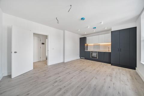 2 bedroom flat to rent, Mitcham Lane, London, SW16