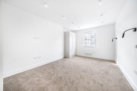 2 bedroom flat to rent, Mitcham Lane, London, SW16