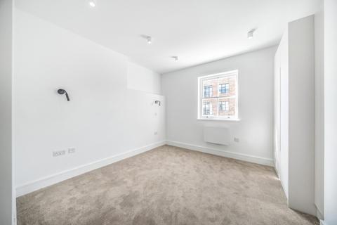 2 bedroom flat to rent, Mitcham Lane, London, SW16