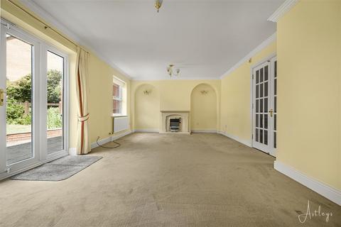 4 bedroom terraced house for sale, Heneage Drive, West Cross, Swansea