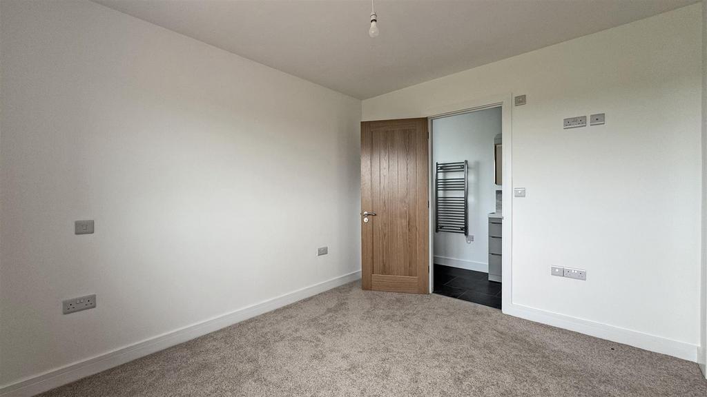 Bedroom 2 1.jpg