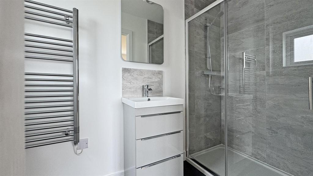 En Suite 2.jpg