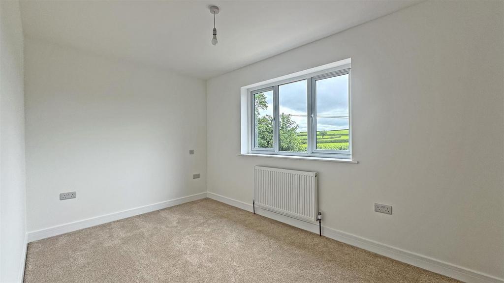 Bedroom 3 1.jpg