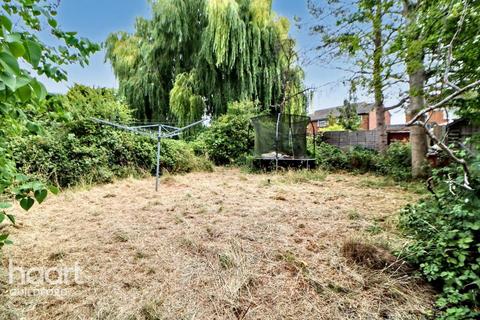 1 bedroom flat for sale, Broomfield, Guildford