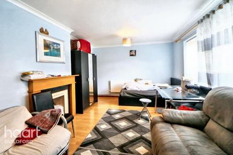 1 bedroom flat for sale, Broomfield, Guildford