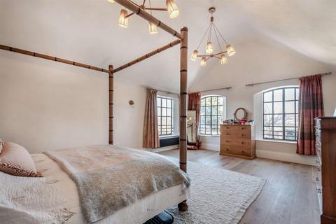 6 bedroom country house to rent, The Bank, Stourton CV36