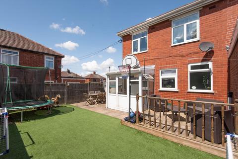 3 bedroom semi-detached house for sale, Hill View Road, Chesterfield S43