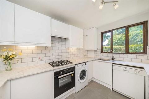 2 Sycamore Way, Teddington, TW11 9QQ