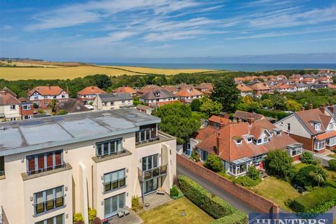 2 bedroom apartment for sale, Scalby Mills Road, Scarborough