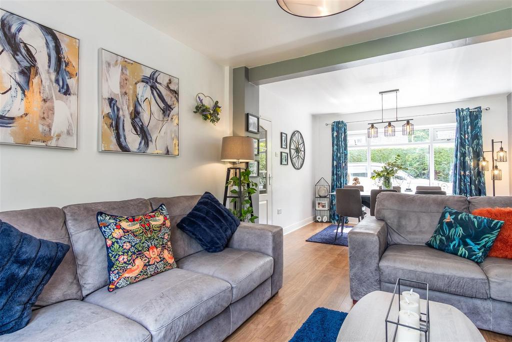 Lounge/Dining Room