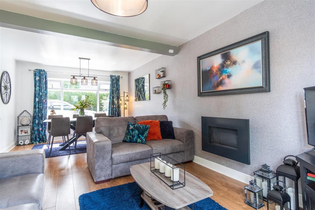 Lounge/Dining Room