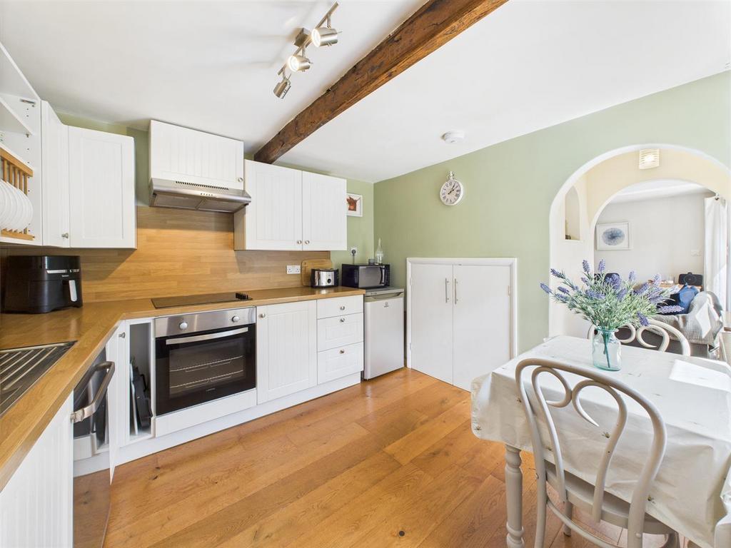 CAM04116 G0-PR0224-STILL016.jpg