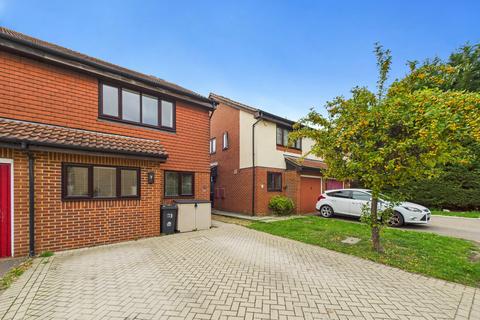 18 Watlings Close, Croydon, CR0 7XQ