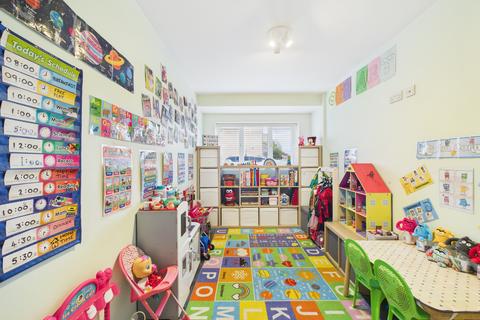 18 Watlings Close, Croydon, CR0 7XQ
