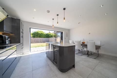 undefined, Harvey Drive, Dagnall, Hertfordshire, HP4 1FR