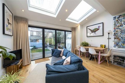 3 bedroom terraced house for sale, Boscombe Road, London SW17