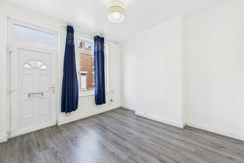 2 bedroom terraced house to rent, Bowman Street, Wakefield, WF1