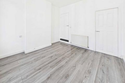 2 bedroom terraced house to rent, Bowman Street, Wakefield, WF1