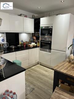 3 bedroom apartment for sale, Cricklewood Lane, London NW2