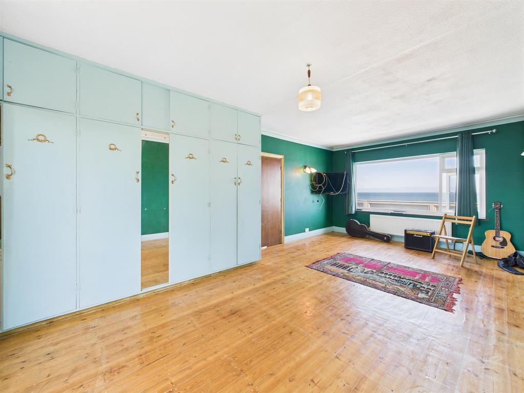 Bedroom:
