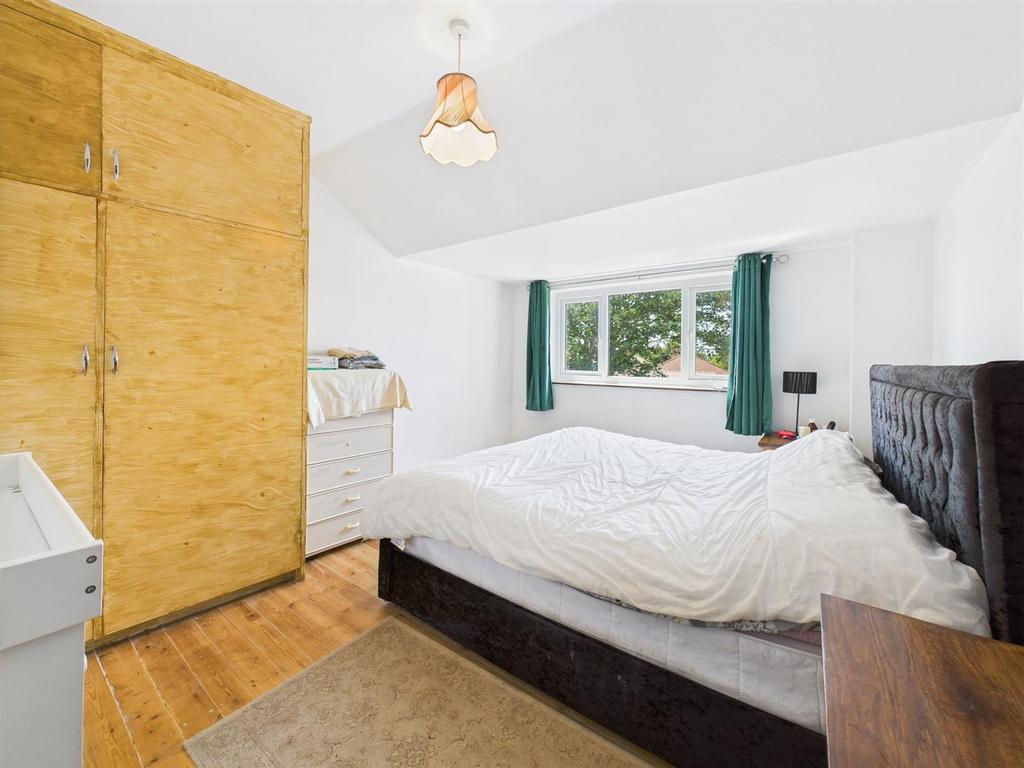 Bedroom: