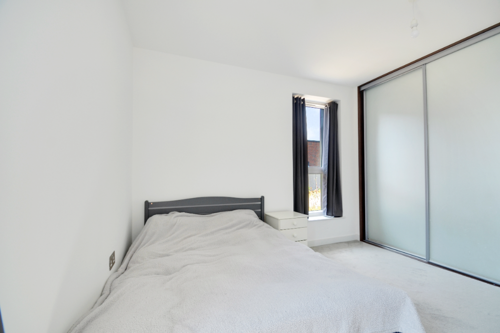 Bedroom Pic 2dp (Portal Size).jpg